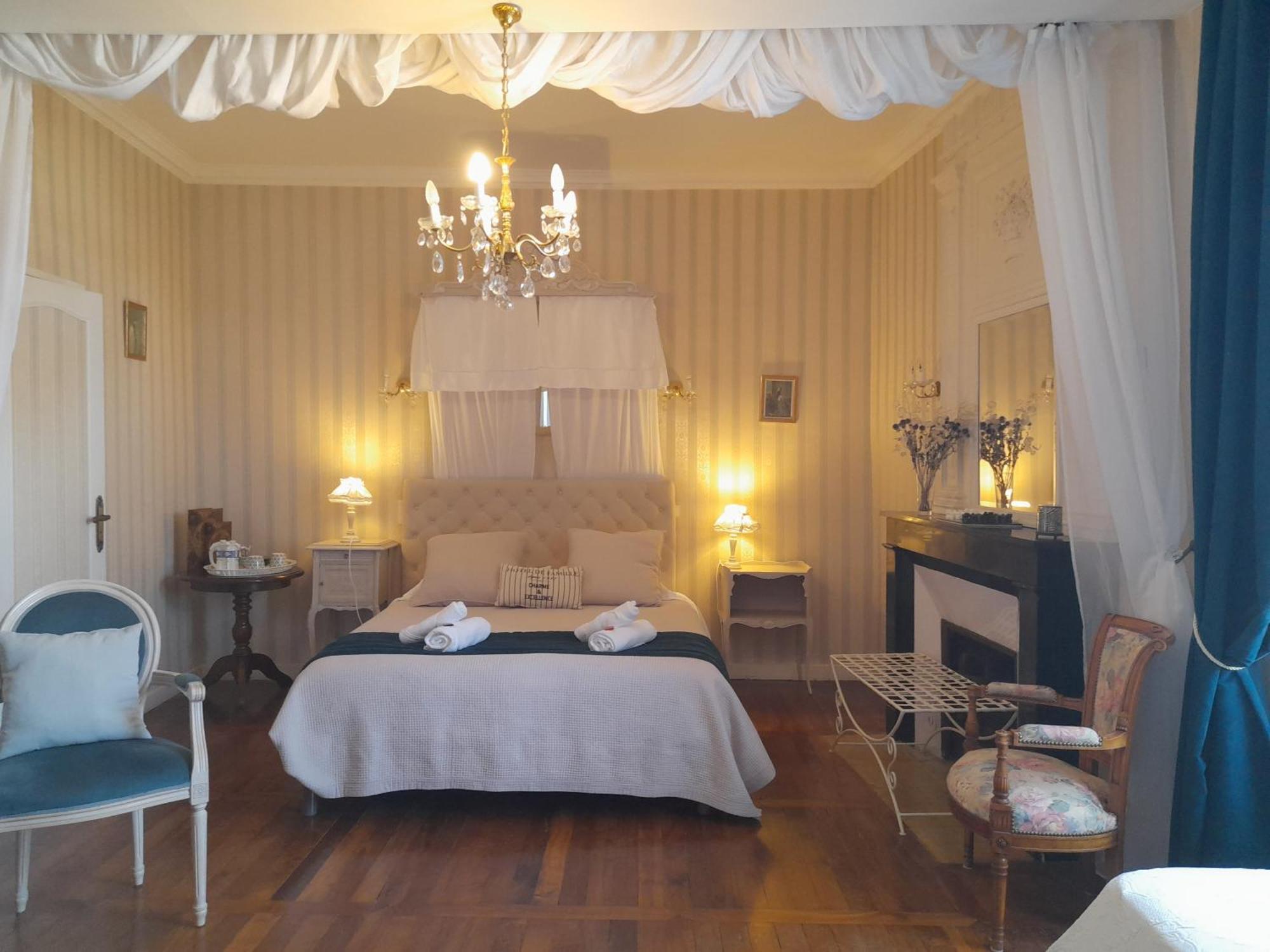 La Maison Du Prince De Conde Charroux-dʼAllier 외부 사진